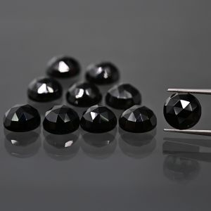 Okrągły kamień, rozeta - spinel 4 MM
