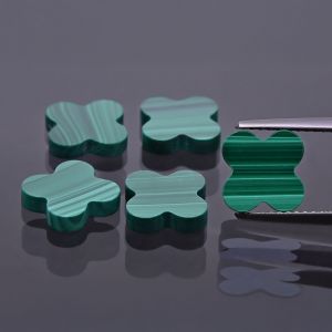Koniczynka z malachitu 12x12 MM
