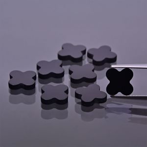 Koniczynka z onyksu 8x8 MM