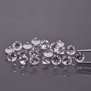 Okrągły kamień, stożek - topaz biały 2 MM
