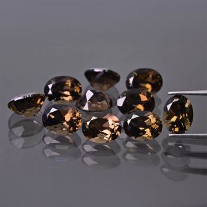 Owalny kamień, stożek - kwarc dymny 6x4 MM