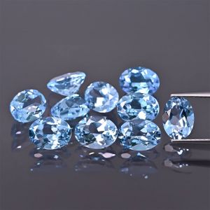 Owalny kamień, stożek - topaz Sky 6x4 MM